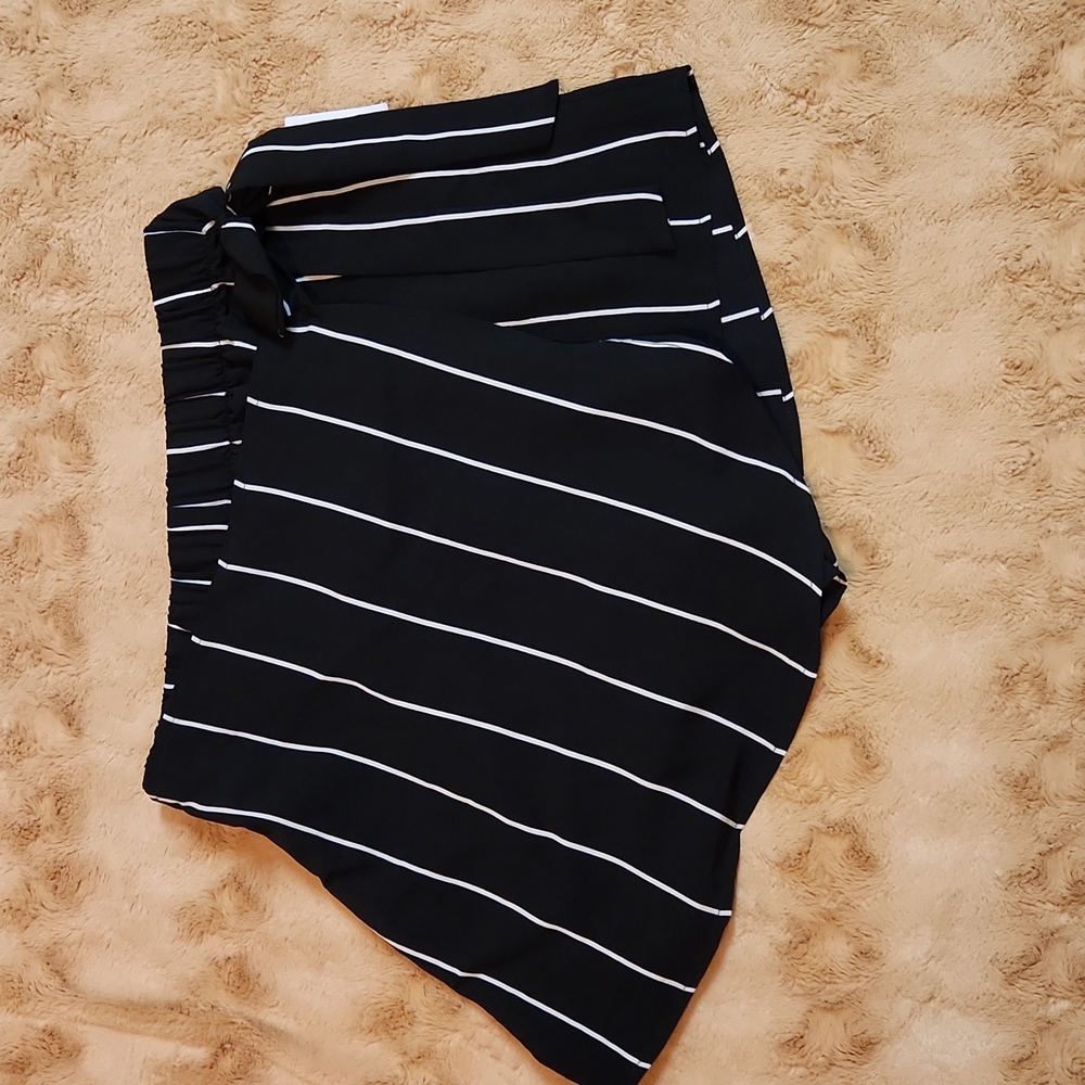 NWT Charlotte Russe short